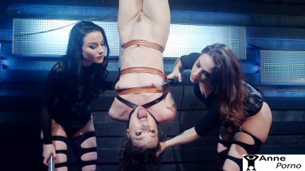 Kıza Çok Fena İşkence Edip Boşaltıyorlar