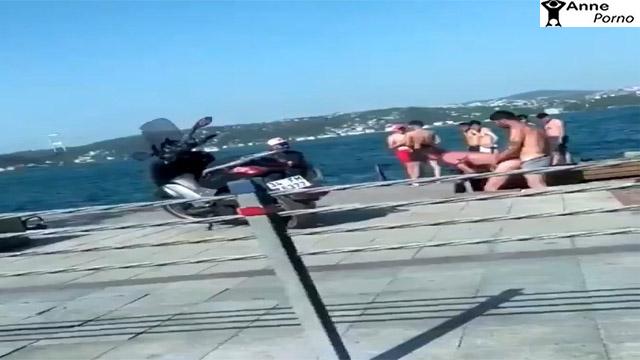 Bebek Sahilde Sikişen Orospu Çoçuğu Mülteciler