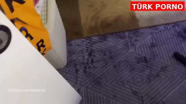 Wettpolly Ders Çalışırken Kuzeninin Yarrak Saldırısına Maruz Kalıyor