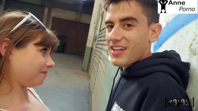 Jordi Piçine Kendini Siktirmek İsteyen Taş Gibi Hatun Sokak Ortasında Ağzına Aldı