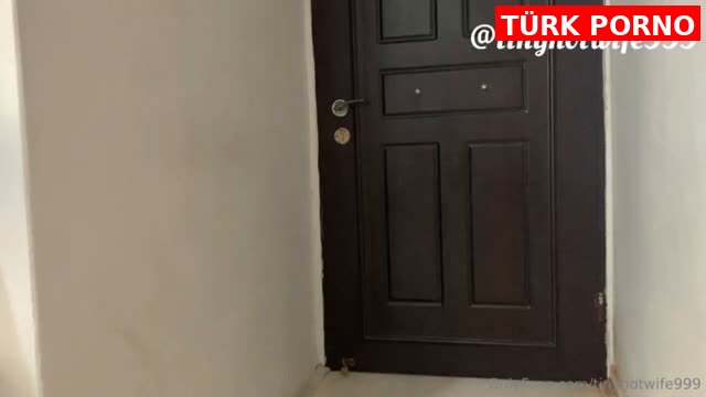 Dürüm Siparişi Verip Gelen Kuryeye Amını Siktiren Ahlaksız Kız