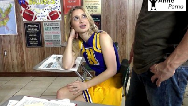 Liseli Kızı Götünden Siken Edebiyat Öğretmeni