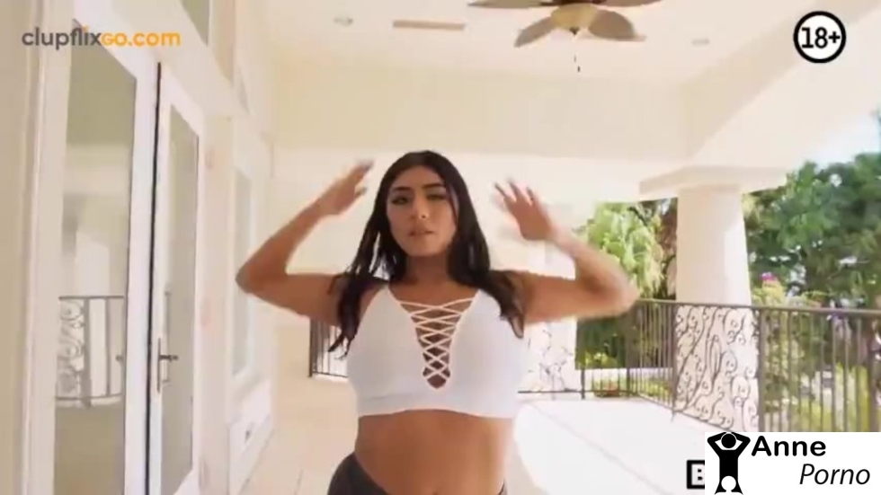 Tombul Kadın Mastürbasyon Yaparken Yakalandı