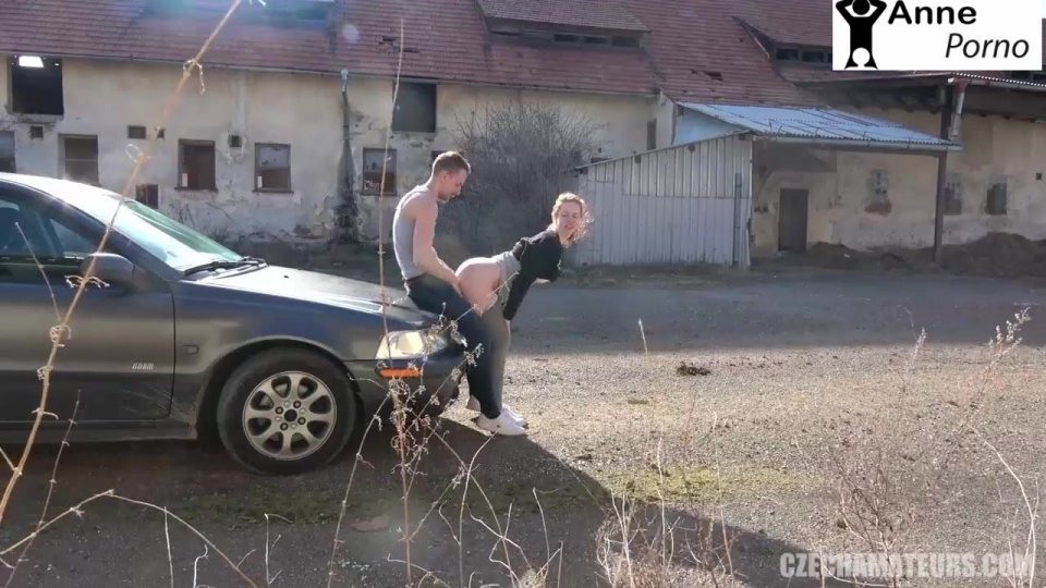 Czech Sevgililer Her Yerde Sikişin Tadını Çıkarıyor