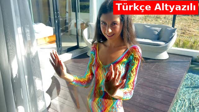 Zengin Şımarık Kız Amı Sulanınca Önüne Gelen İlk Kişinin Döllerini İçiyor